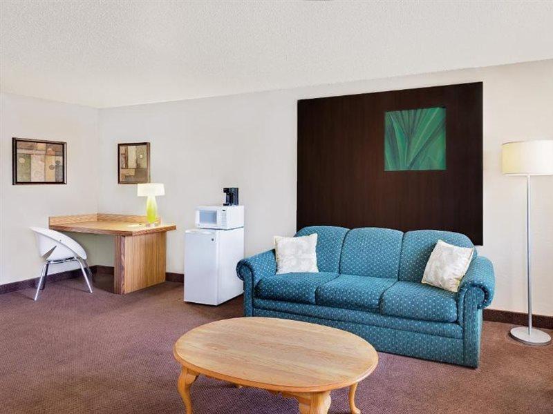 Super 8 By Wyndham Newburgh/West Point Stewart Intl Airport Motel Exterior photo