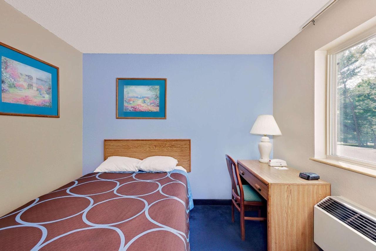 Super 8 By Wyndham Newburgh/West Point Stewart Intl Airport Motel Exterior photo